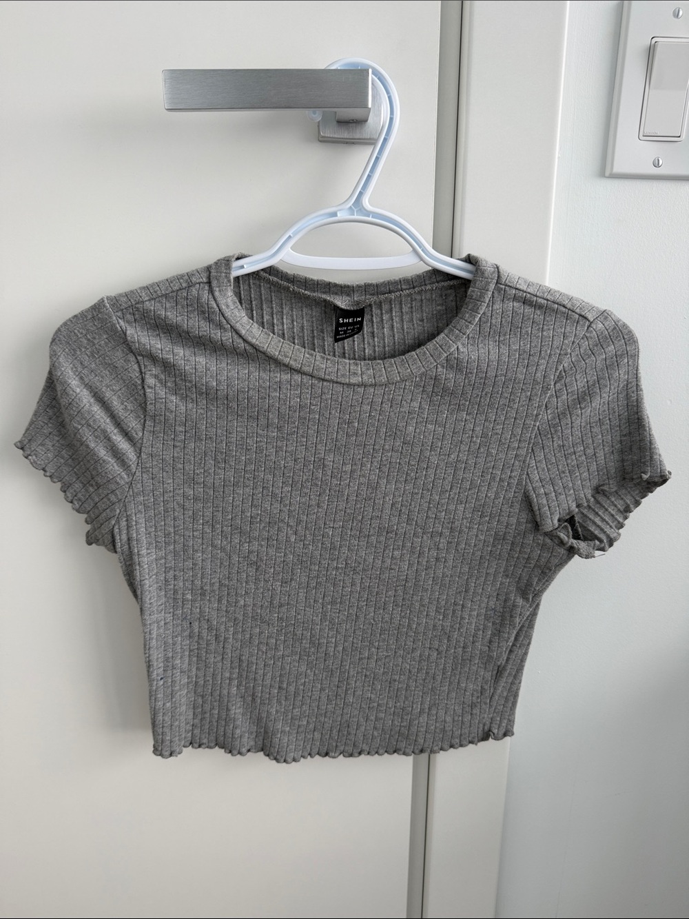 Ribbed Short-Sleeve Crop Top - Gray